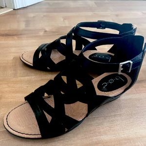 Black sandals. NWOT. 🔥🔥🔥